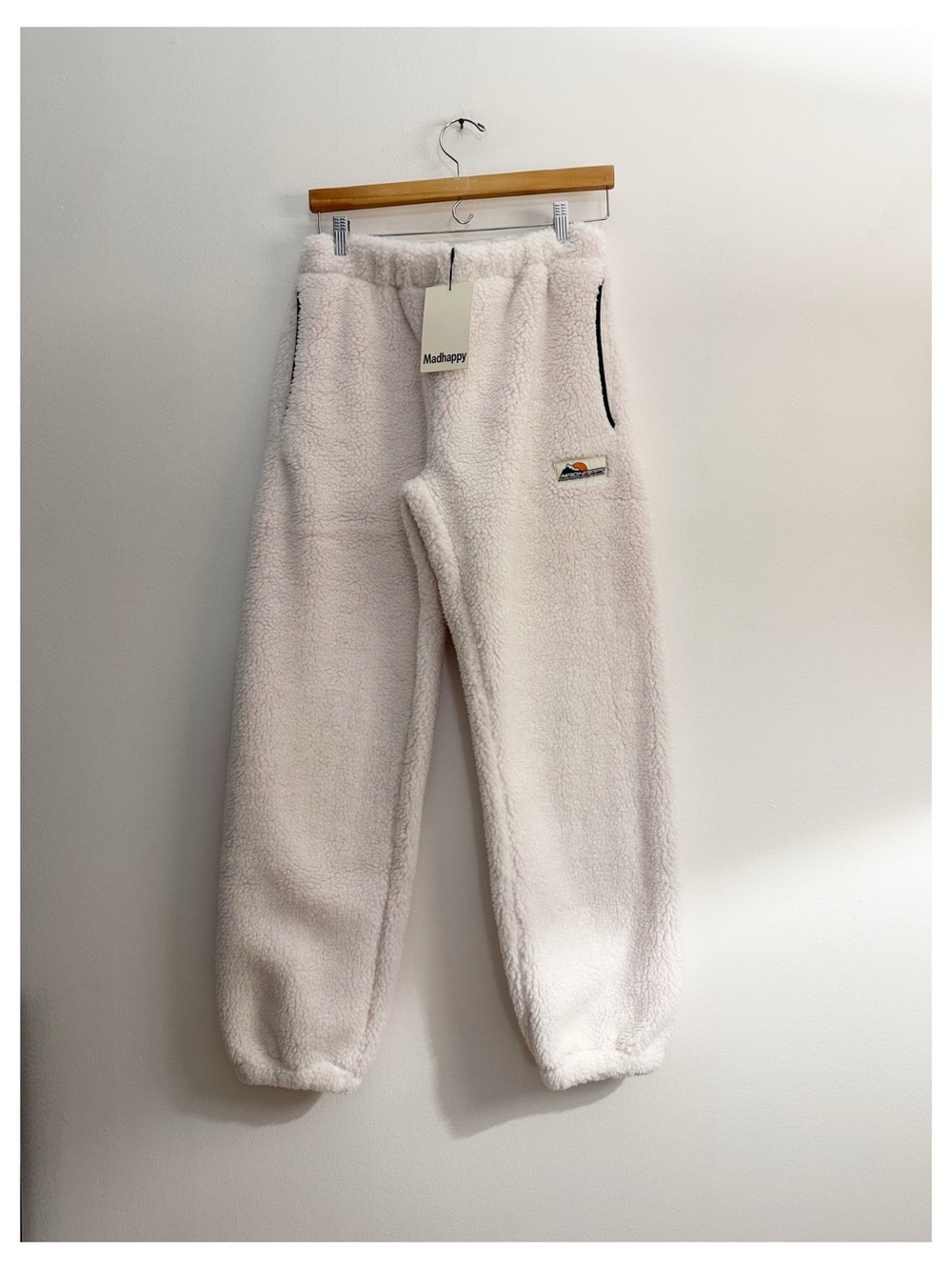 NWT Madhappy outdoor Sherpa joggers orange lining size medium